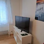 Good Bed 13 Privatunterkunft