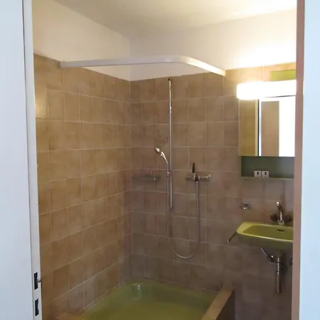 Homestay Good Bed 13 *